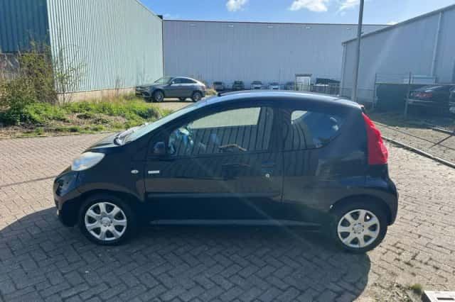 Peugeot 107 (2011) thumbnail 3