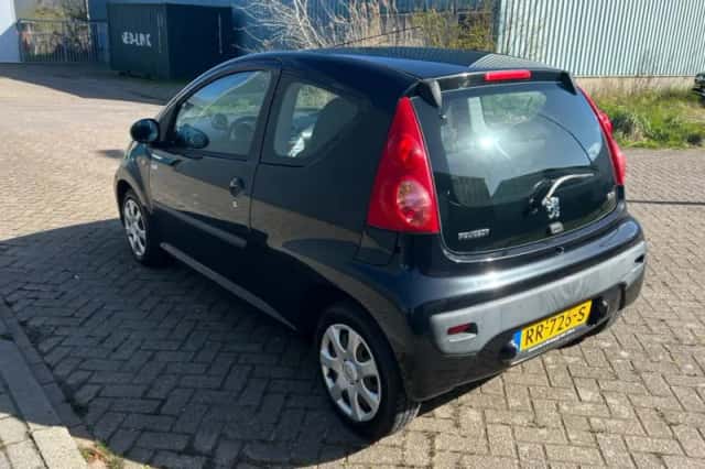 Peugeot 107 (2011) thumbnail 4