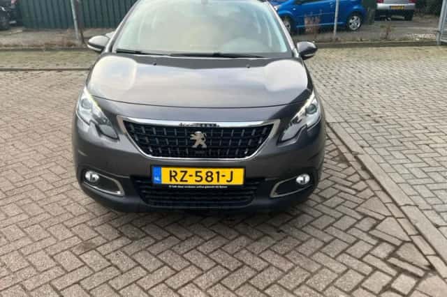 Peugeot 2008 (2018) thumbnail 2