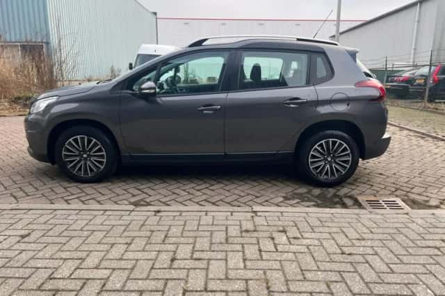 Peugeot 2008 (2018) thumbnail 3