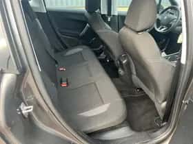Peugeot 2008 (2018) thumbnail 26