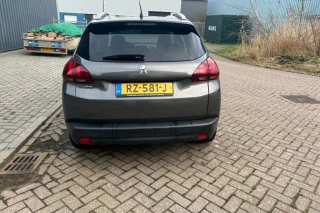 Peugeot 2008 (2018) thumbnail 5