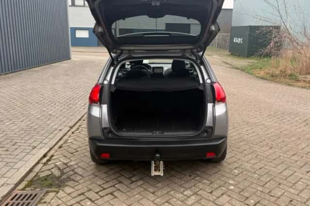 Peugeot 2008 (2014) thumbnail 6