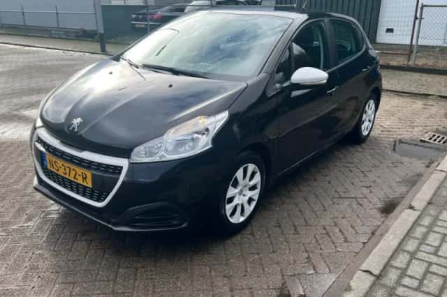 Peugeot 208 (2015) thumbnail 1
