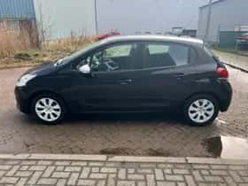 Peugeot 208 (2015) thumbnail 2