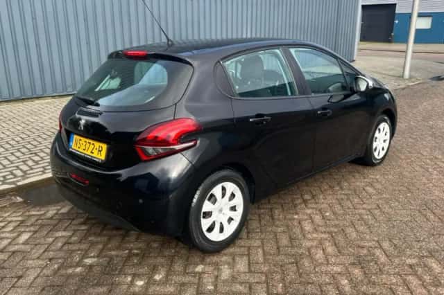 Peugeot 208 (2015) thumbnail 5