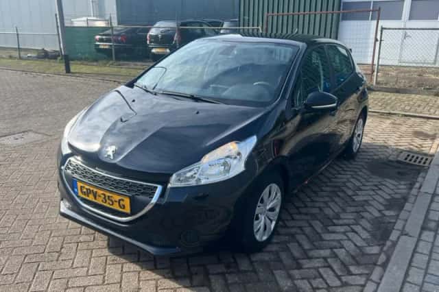 Peugeot 208 (2015) thumbnail 1