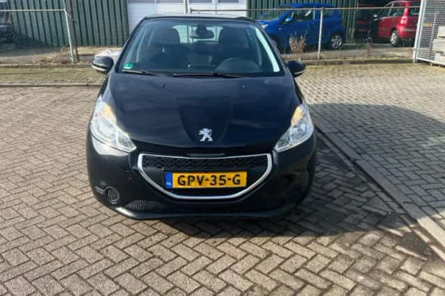 Peugeot 208 (2015) thumbnail 2