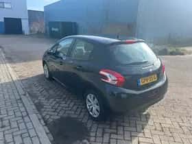 Peugeot 208 (2015) thumbnail 4