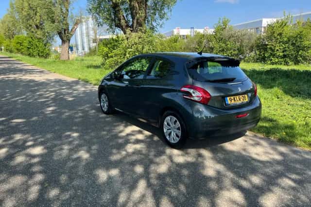 Peugeot 208 (2013) thumbnail 4