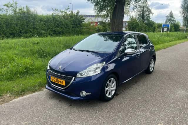 Peugeot 208 (2015) thumbnail 1