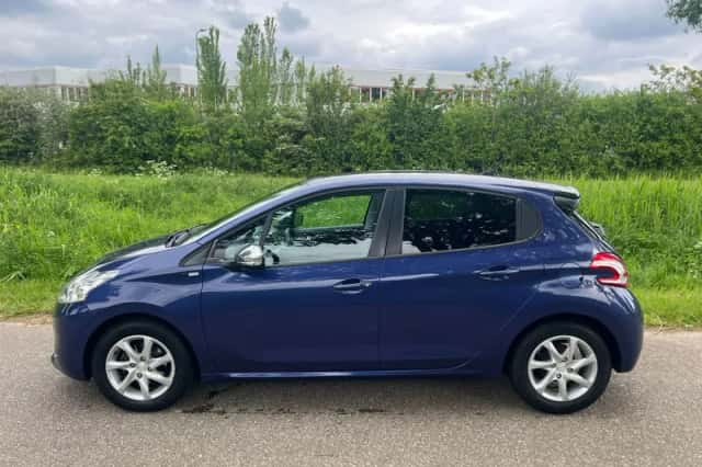 Peugeot 208 (2015) thumbnail 3