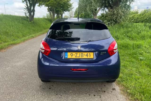 Peugeot 208 (2015) thumbnail 5