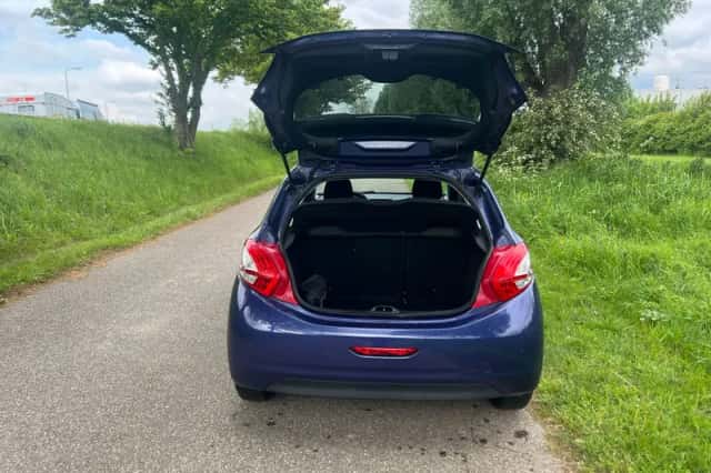 Peugeot 208 (2015) thumbnail 6