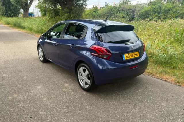 Peugeot 208 (2016) thumbnail 4