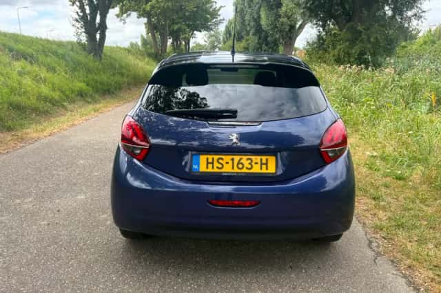 Peugeot 208 (2016) thumbnail 5