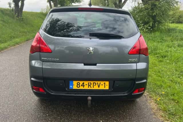Peugeot 3008 (2011) thumbnail 5