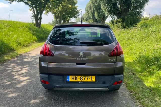 Peugeot 3008 (2015) thumbnail 5