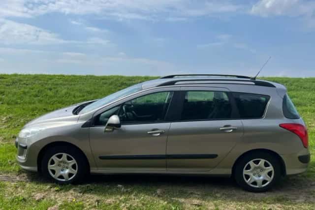 Peugeot 308 (2011) thumbnail 2