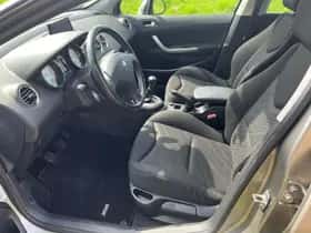 Peugeot 308 (2011) thumbnail 11