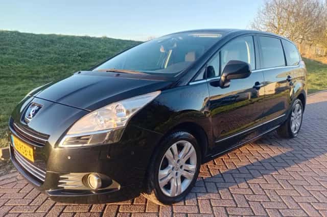Peugeot 5008 (2010) thumbnail 1