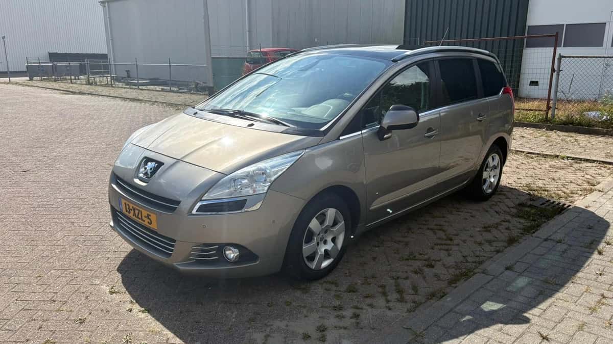 Peugeot 5008 — foto 1
