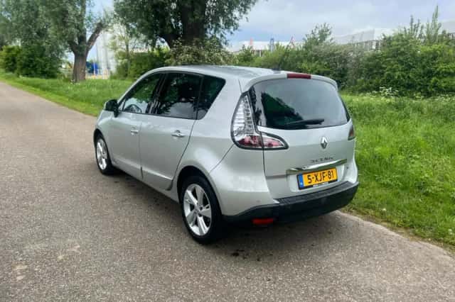 Renault Scénic (2014) thumbnail 4