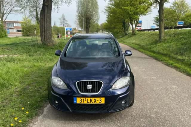 SEAT Altea XL (2010) thumbnail 2