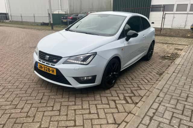 SEAT Ibiza (2016) thumbnail 1