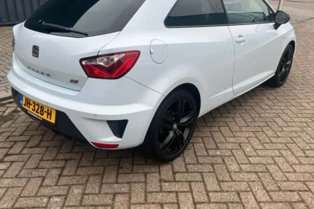 SEAT Ibiza (2016) thumbnail 6