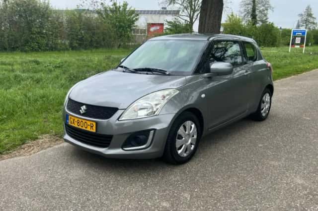 Suzuki Swift (2015) thumbnail 1