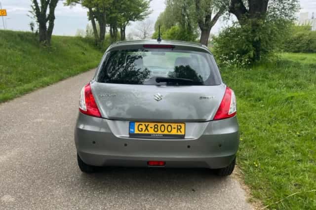 Suzuki Swift (2015) thumbnail 5