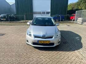Toyota Auris (2010) thumbnail 2