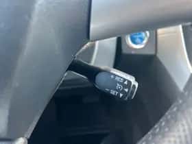 Toyota Auris (2010) thumbnail 17
