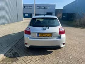 Toyota Auris (2010) thumbnail 5