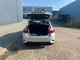 Toyota Auris (2010) thumbnail 6