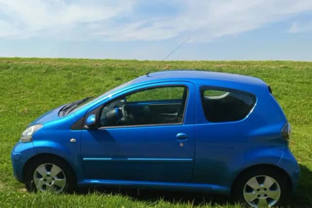 Toyota Aygo (2009) thumbnail 2