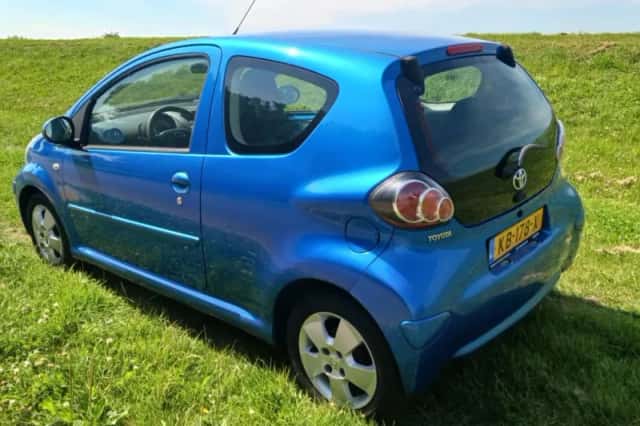 Toyota Aygo (2009) thumbnail 3
