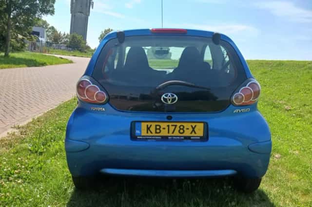 Toyota Aygo (2009) thumbnail 4