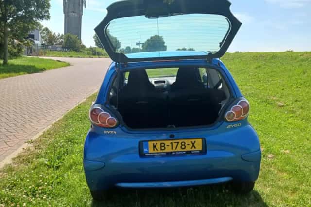 Toyota Aygo (2009) thumbnail 5