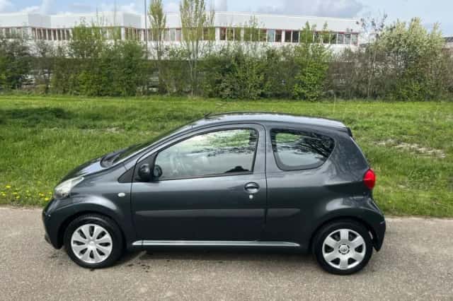 Toyota Aygo (2007) thumbnail 3