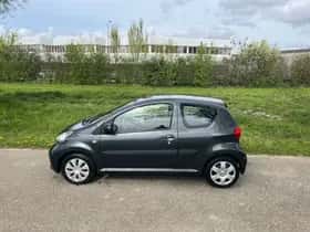 Toyota Aygo (2007) thumbnail 3