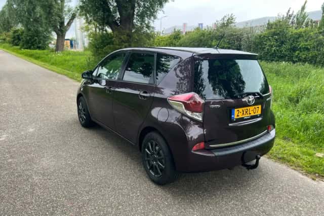 Toyota Verso-S (2014) thumbnail 4