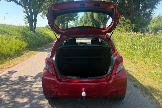 Toyota Yaris (2012) thumbnail 6