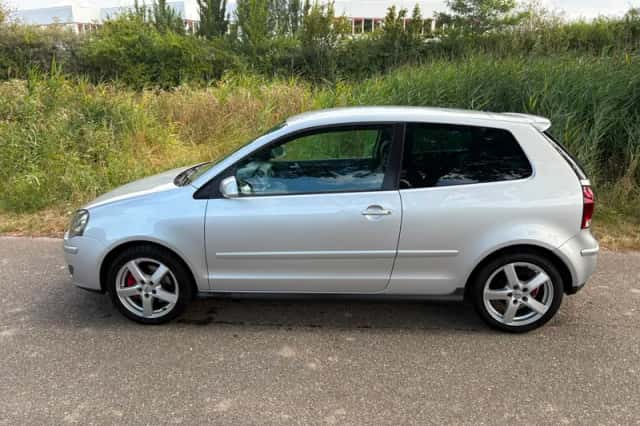 Volkswagen Polo (2008) thumbnail 3