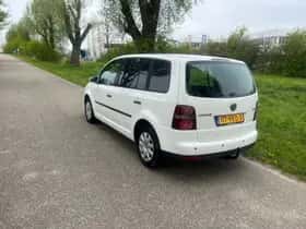Volkswagen Touran thumbnail 4