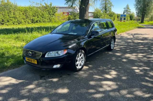 Volvo V70 (2013) thumbnail 1