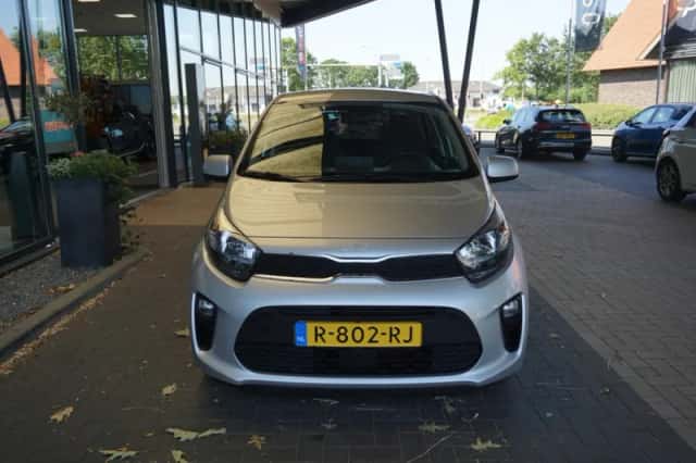 Kia Picanto (2022) thumbnail 3