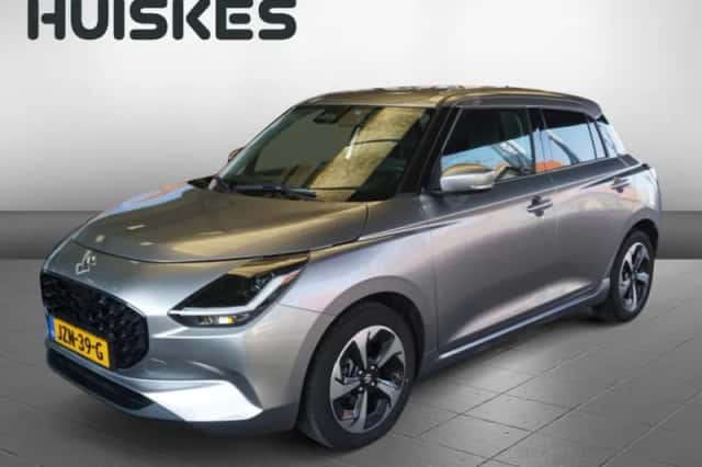 Suzuki Swift (2025) thumbnail 2