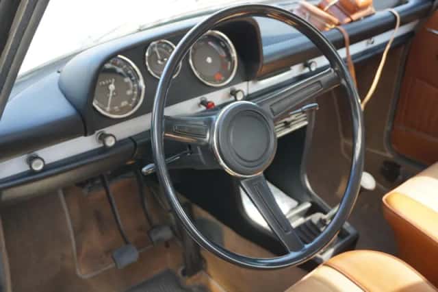 BMW 1800 (1971) thumbnail 4